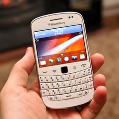 Original BlackBerry Bold Touch 9900 3G 5MP 8GB GSM Unlocked BlackBerryOS Phone