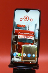 NEW Motorola OEM G7Plus 64GB OVAL CAM DeGoogled LineageOS Privacy sd card +pkg