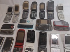 36 Phone iPhone BlackBerry UMX Nokia Samsung Cell Flip Phone Lot [Parts Only]