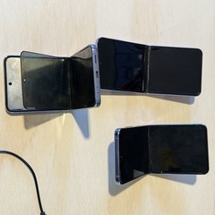3-Samsung Galaxy Z Flip3 Purple/Blue BROKEN Inside Screens For Parts/Repair-Only
