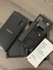 Samsung Galaxy Z Flip4 – 128 GB- Graphite (Unlocked) With Box MINT Condition
