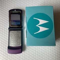 Original Motorola RAZR V3 Unlocked Flip GSM Bluetooth Loudspeaker Mobile Phone