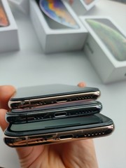 Apple iPhone XS 64/256GB Unlocked Resealed With Accessories Random Color