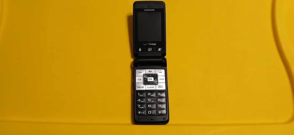 Samsung Flip Phone Haven SCH-U320 – Charcoal Gray (Verizon) Cellular Phone