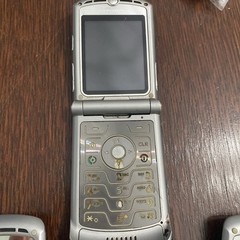 MOTOROLA RAZR-RAZOR FLIP PHONE V3 1 BLUE 2 HOT PINK PARTS ONLY!!
