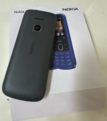 Nokia 225 4G FM radio Bluetooth Dual SIM 0.3MP 128MB 64MB RAM Mobile Phone