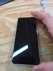 Google Pixel 8 – 128 GB – Hazel (Unlocked) not turning on