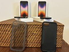 2 Apple iPhone SE 2nd Gen 64GB Black Unlocked Boxes Cases 84% 85% Battery w/misc