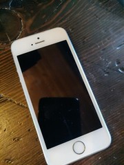 Apple iPhone SE – 64GB – Silver (AT&T) A1662 (CDMA + GSM)