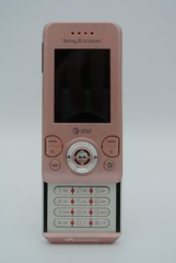 Sony Ericsson Walkman W580i – Metro Pink (Untested/Not Working)