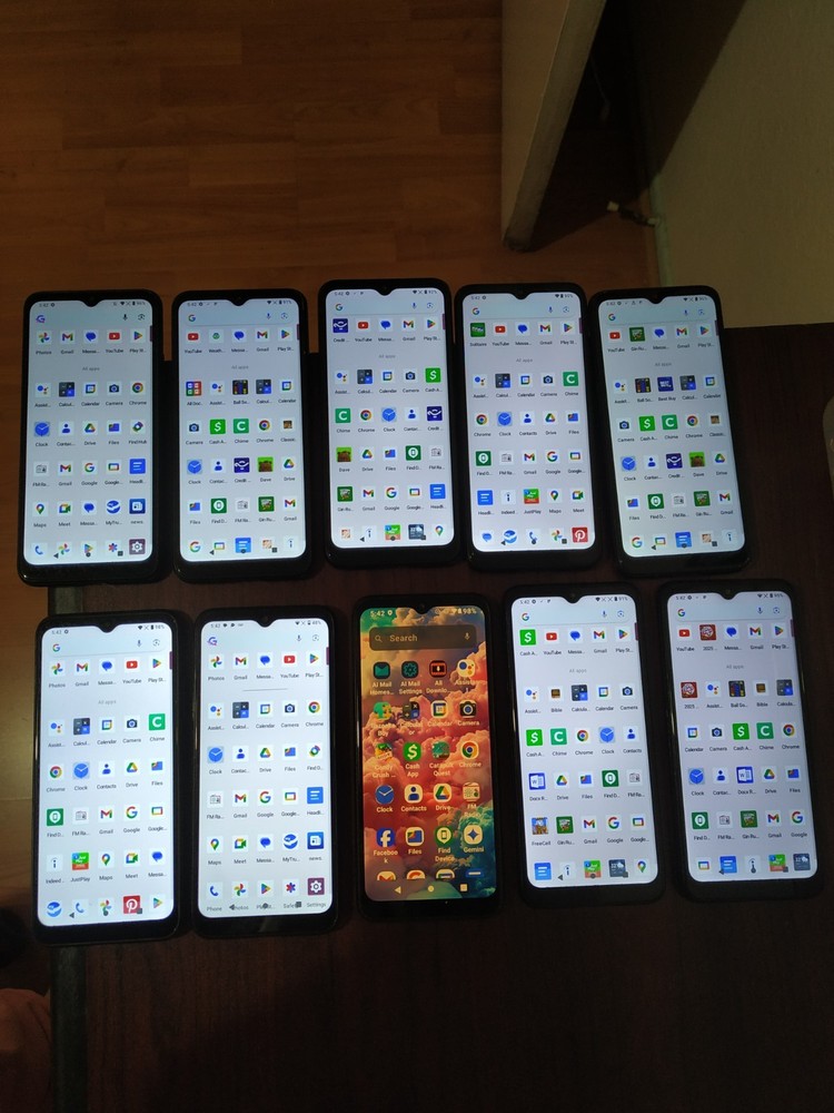Lot of 10 Cloud Mobile Stratus C8 32GB Smartphone Black