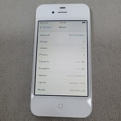 Apple iPhone 4 8GB White Verizon iOS 7.1.2 Tested A1349 Works See Photos