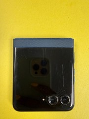 Motorola Razr 2025 – 256GB – XT2553-3 – Sea (Unlocked) Average Condition