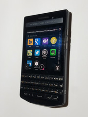 Rare Global Europe Unlocked Blackberry Porsche 911 Design P9983 Carbon Fiber