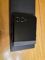 Motorola Razr 2024 XT2453 256GB Unlocked 6.9 Folding pOLED 64MP 6E 5G Koala Gray