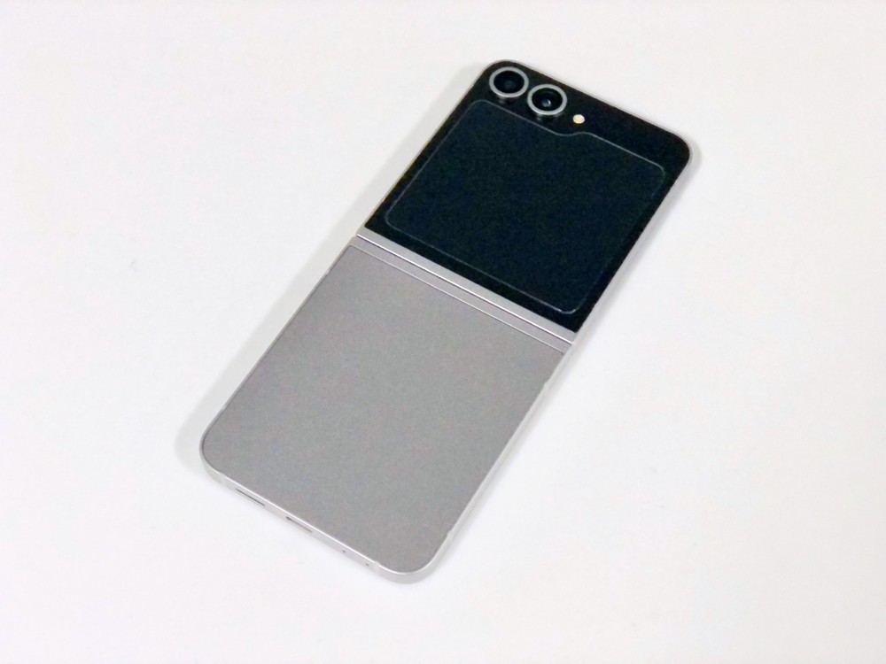 Samsung Galaxy Z Flip6 – 256 GB – Silver Shadow (Unlocked)