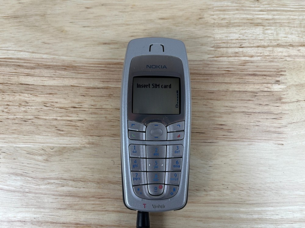 Nokia 6010 – Silver and Blue Cellular Phone *READ*