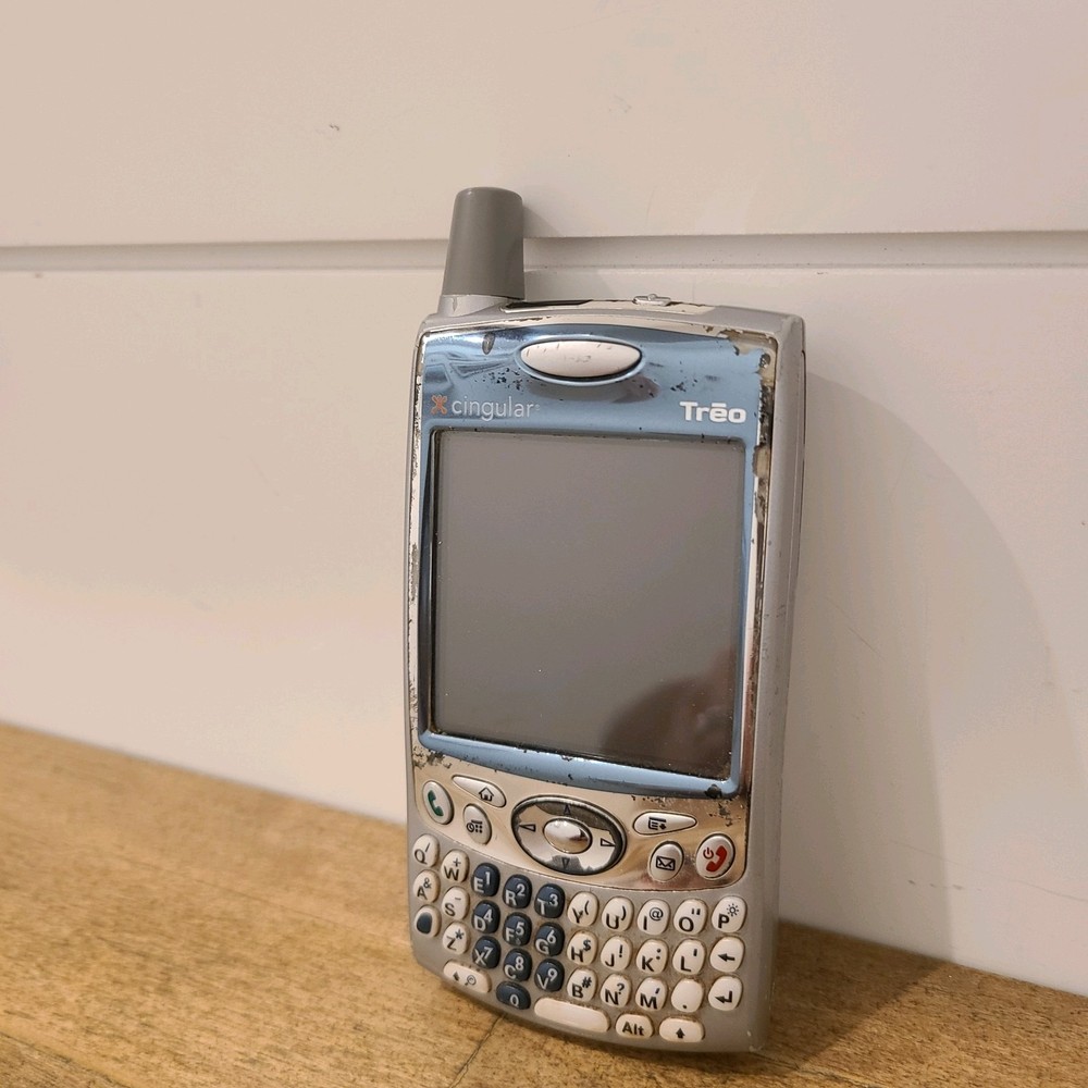 Palm Treo 650 – Gray and Silver ( Cingular / AT&T ) smartphone with Pen