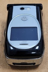 Motorola i930 – Silver and Black ( Nextel ) Very Rare iDEN Flip Phone – Bundled