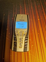 🛸 Nokia 8210 Alien Edition 👽 ‘Guess Who?’ – Retro Style with a Twist! 🌟✨