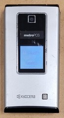 Kyocera Mako S4000 – Champagne and Black ( MetroPCS ) Very Rare CDMA Flip Phone