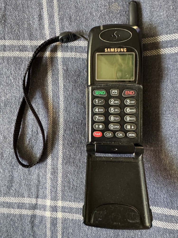 Samsung AirTouch Flip Cell Phone Vintage Early Model As Is Retro SCH-411
