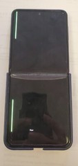 Samsung Galaxy Z Flip3 5G SM-F711U – 128GB – Phantom Black (AT&T) For Parts Only