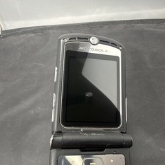 Motorola RAZR / Razor V3 – Black and Silver Cellular Flip Phone