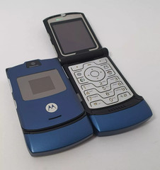 Original Motorola RAZR V3 MP4 Unlocked GSM 850/900/1800/1900 Flip Mobile Phone