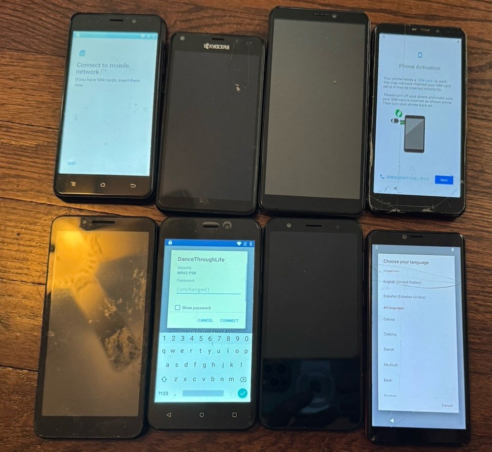 Lot of 8 A23 J8 5V55 Maze Maui Live V C6642c SoHo Smartphone Broken Fast Ship
