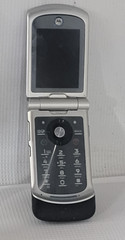 Motorola RAZR VE20 Flip Cellular Phone Black Silver 2.0 MP 2.2″ TFT Color Screen