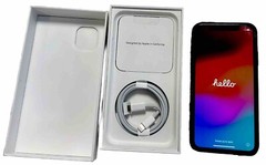 Apple iPhone 11 – 64GB – Black (AT&T) A2111 (CDMA + GSM)