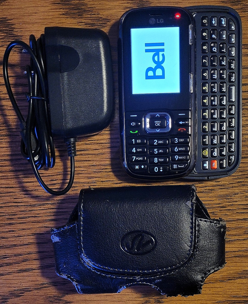 LG Banter LG265 / Rumor 2 – Gray Floral ( Bell ) Very Rare CDMA Slider Phone