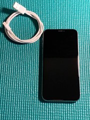 Apple iPhone X – 256GB – Silver (Unlocked) A1865 (CDMA + GSM)