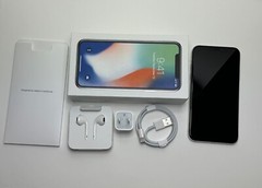 Apple iPhone X 64Gb UNLOCKED Silver A1865 s/n F2NVR6A8JCLG Used Works Great