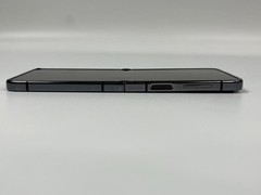 Samsung Galaxy Z Flip5 256GB (Unlocked) SM-F731U1 Graphite – Fair