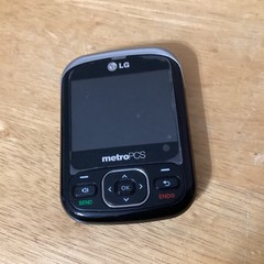 LG Imprint MN240 – Silver and Black ( MetroPCS ) Very Rare CDMA Slider Phone