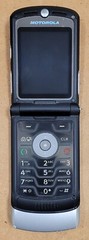 Motorola RAZR V3m – Silver and Black ( Verizon ) Cellular Flip Phone – READ