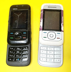⚡DAMAGED⚡LOT 2x NOKIA 5200 & 5300 2G BLUETOOTH INFRARED MUSIC SLIDER CELL PHONE⚡