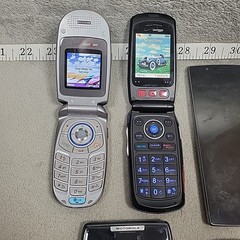 Lot of 5 Android Phones LG Motorola Samsung FOR PARTS READ Untested