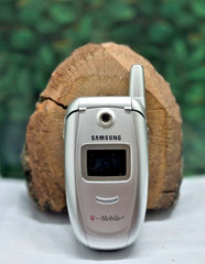 PRE-OWNED Samsung SGH-E105 -Super Rare GSM Flip Phone-HARDLY EVER USED. (MINT)