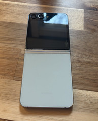 Samsung Galaxy Z Flip5 5G SM-F731U1 (Unlocked) 256GB Green – LCD ISSUES