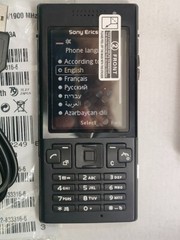 GOOD Sony Ericsson T700 – 25 MB – Shining Black (Unlocked) 3G keyboard phone