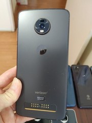 Lot of 8 Motorola Moto Z2 / G7 Power and other For parts