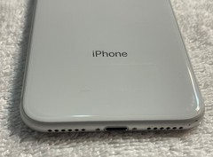Apple iPhone 8 – 64GB – Silver A1863 MQ732LL/A Unlocked