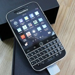 BlackBerry Classic Q20 16GB 4G LTE Unlocked Qwerty Keyboard SmartPhone