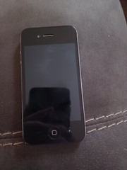 Apple iPhone 4s – 8GB – Black (Unlocked) A1387 (CDMA + GSM)