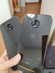 Lot of 8 Motorola Moto Z2 / G7 Power and other For parts