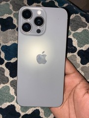 Apple iPhone 15 Pro Max – 256 GB – Natural Titanium (Unlocked)