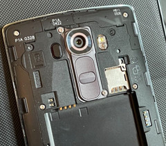 LG G4 H811 Metallic Gray (Unlocked) Smartphone – Cracked Screen – Won’t Turn On
